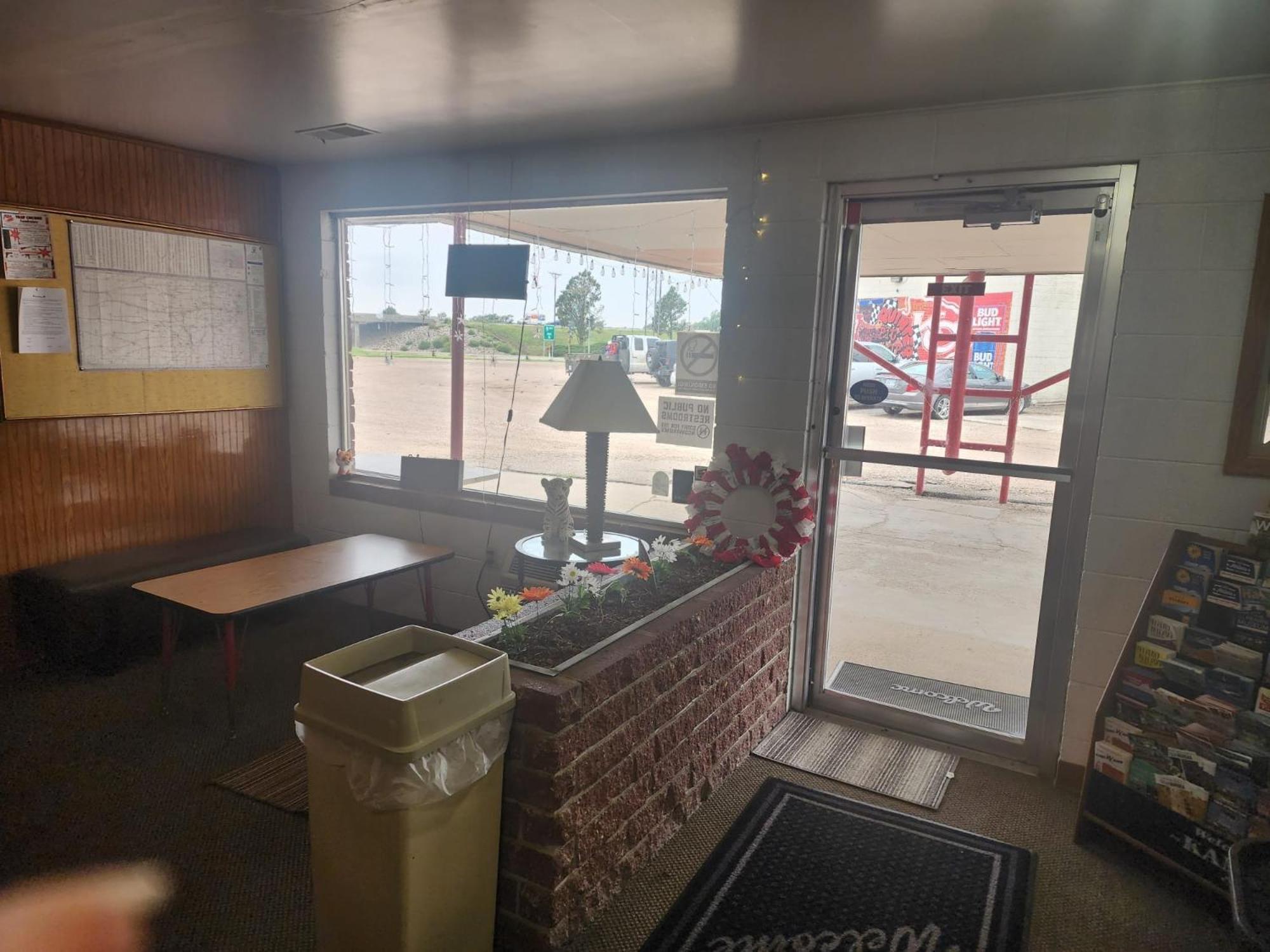 1St Inn By Oyo Quinter Hwy 70 Ks Extérieur photo